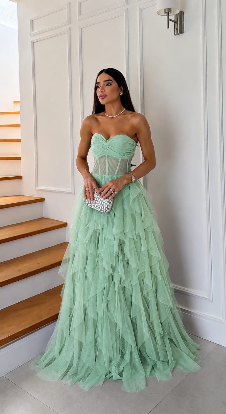 Vestido longo verde-menta de tule em camadas